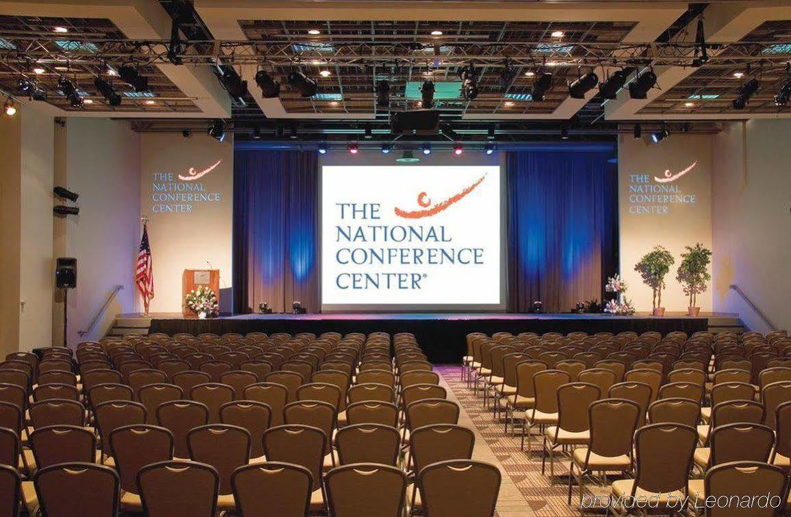 The National Conference Center Hotel Лийсбърг Екстериор снимка